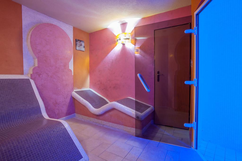 Hotel Magnus Trenčín Buitenkant foto