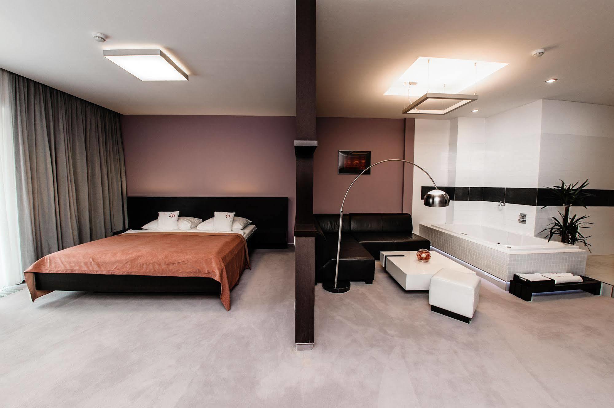 Hotel Magnus Trenčín Buitenkant foto