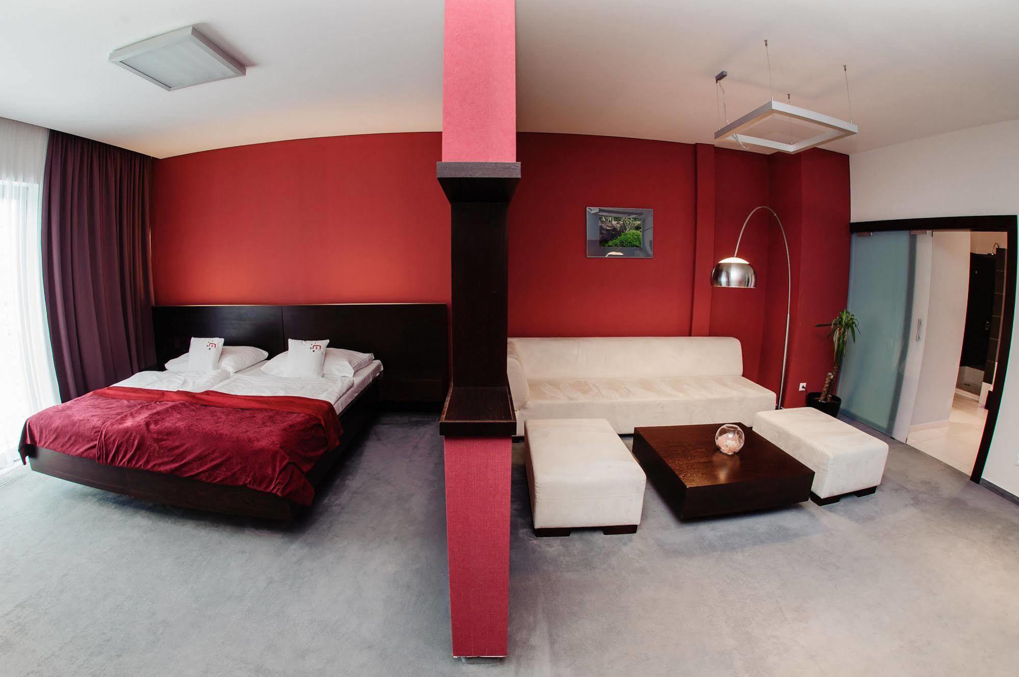 Hotel Magnus Trenčín Buitenkant foto